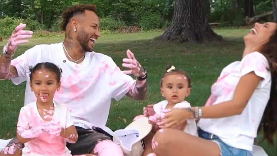 Neymar e Bianca esperam a terceira filha.