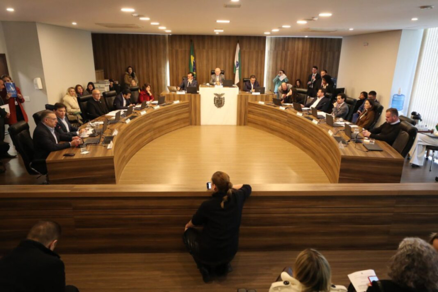 Assembleia adia votação de recursos do deputado Renato Freitas