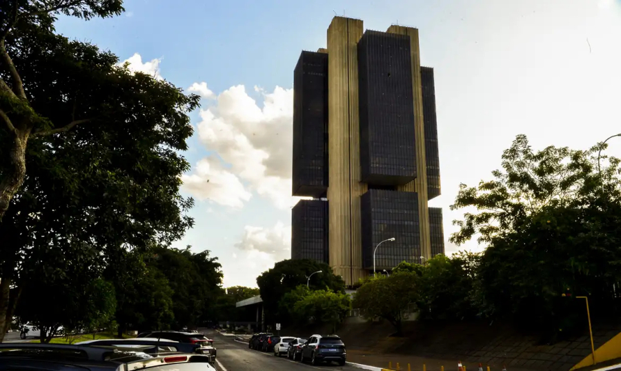 Banco Central reduz taxa de 14,25% para 14,5% ao ano