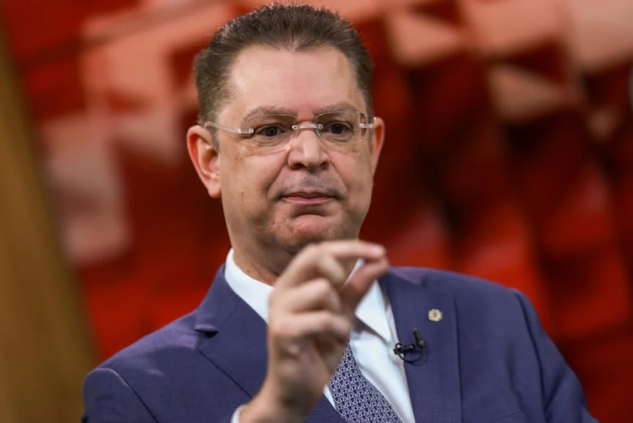 A casa caiu no PT, diz Sóstenes sobre operação. 