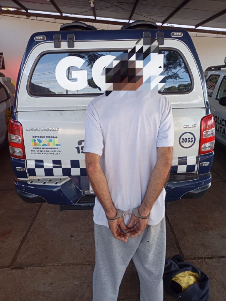 Homem preso em descumprimento de medida.