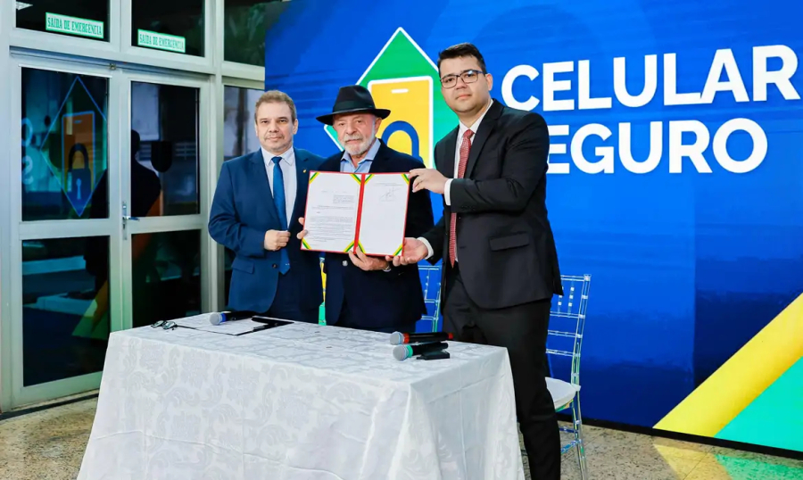 Lula cria plataforma para coibir roubos de celular