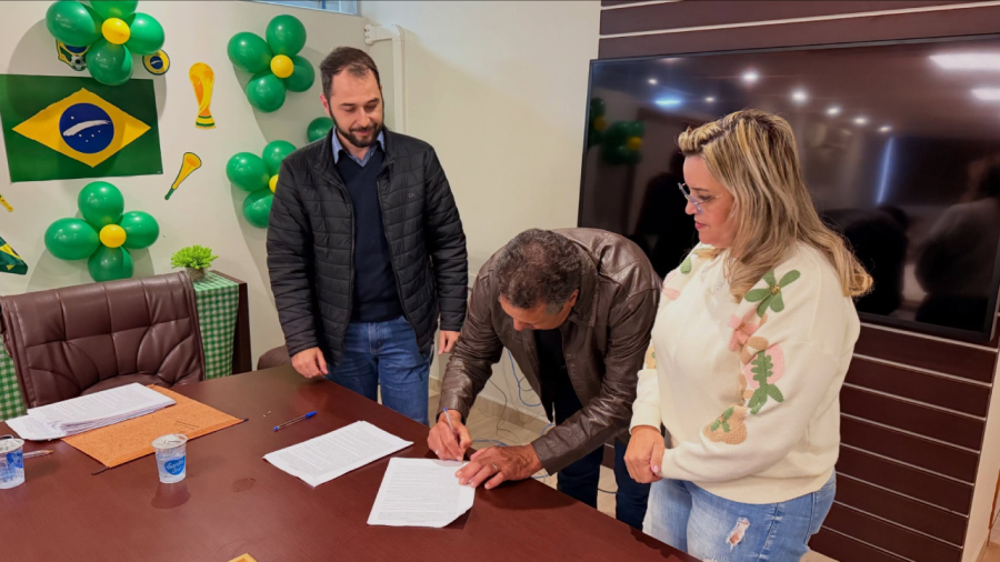 Moradores recebem isenção no pórtico eletrônico.