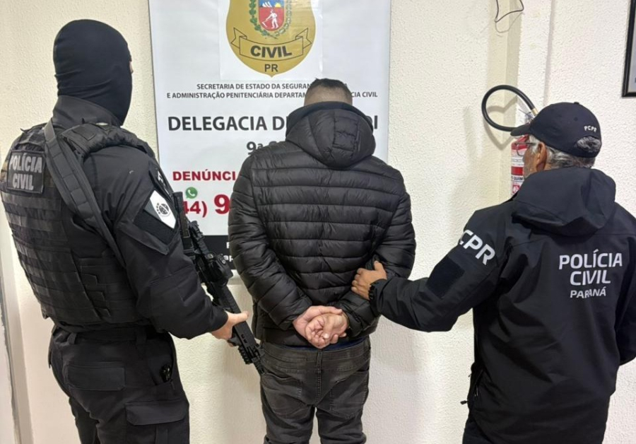 Polícia Civil apreende quase um quilo de maconha sob cama.  