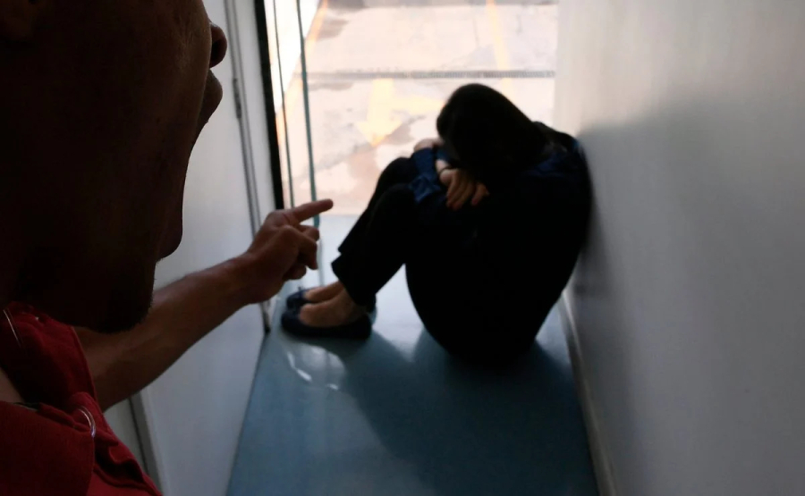 Homem é condenado a 15 anos por estuprar a namorada. 