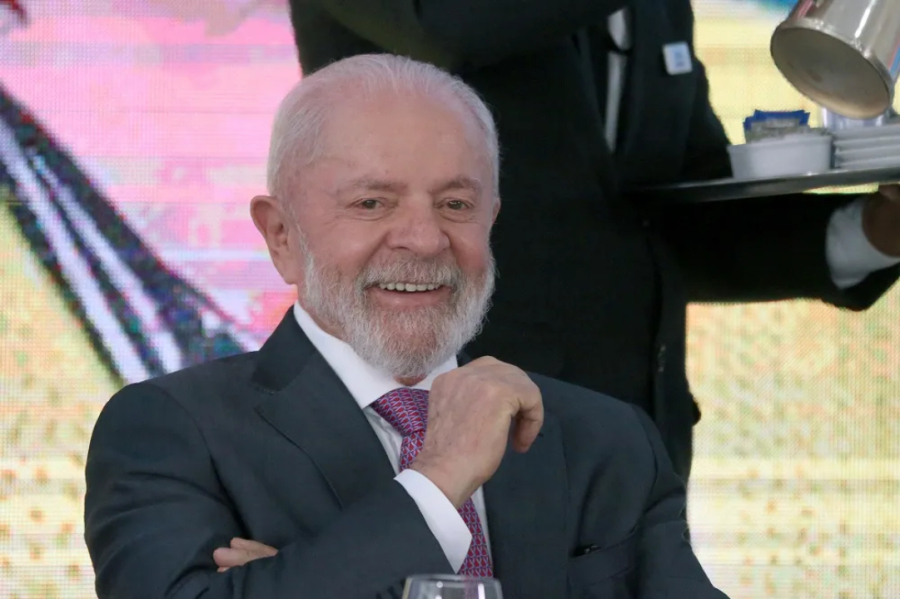 Lula vence no 1º e no 2º turno contra Flávio Bolsonaro