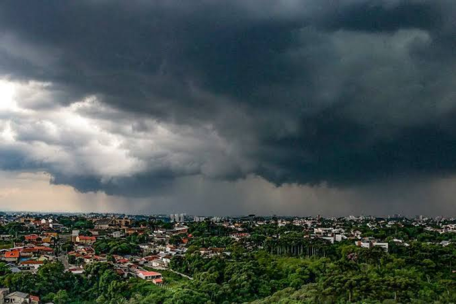 Chuva ficou acima e temperaturas abaixo da média.