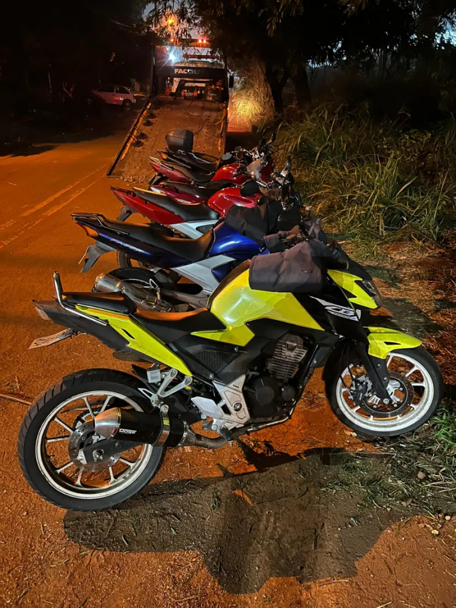 Operação de trânsito aplica 81 multas e recolhe sete motocicletas 
