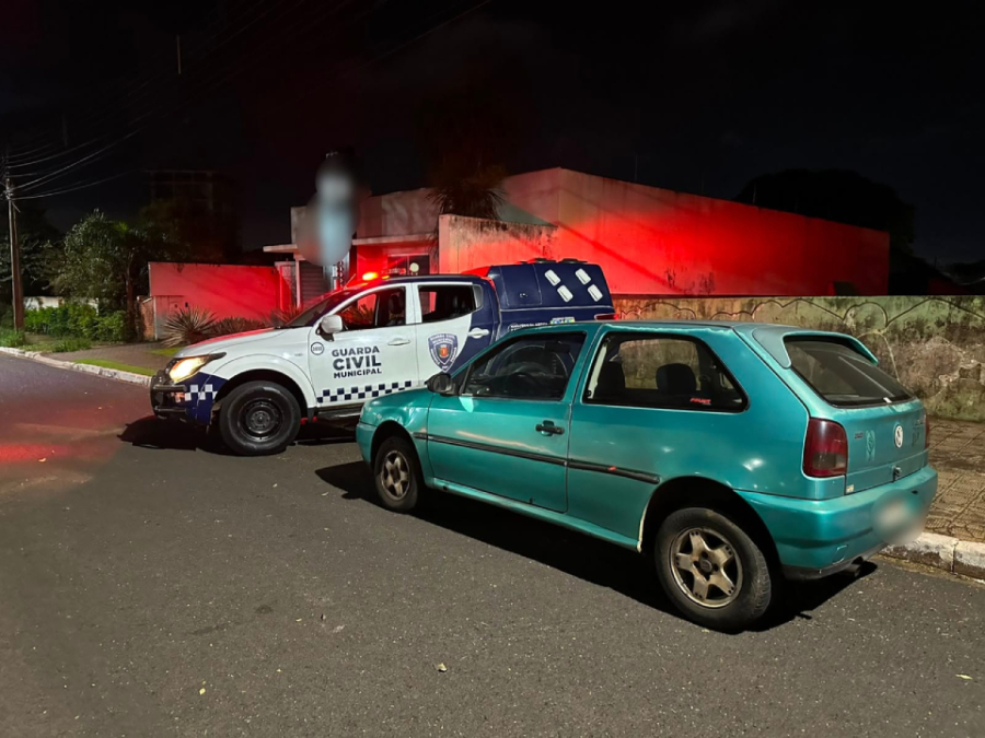 GCM localiza veículo furtado em praça de Maringá