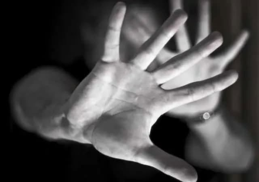O enfrentamento à violência contra a mulher.