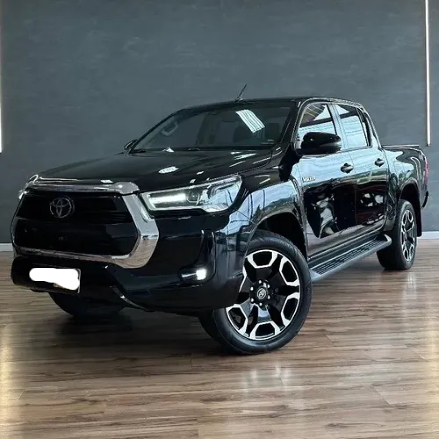 Bandidos furtam duas caminhonetes Hilux.