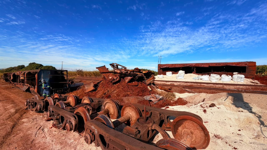 Em Marialva, 200 toneladas de fertilizante espalhadas.