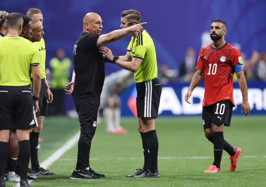 Egito pede exclusão de árbitro da Copa.