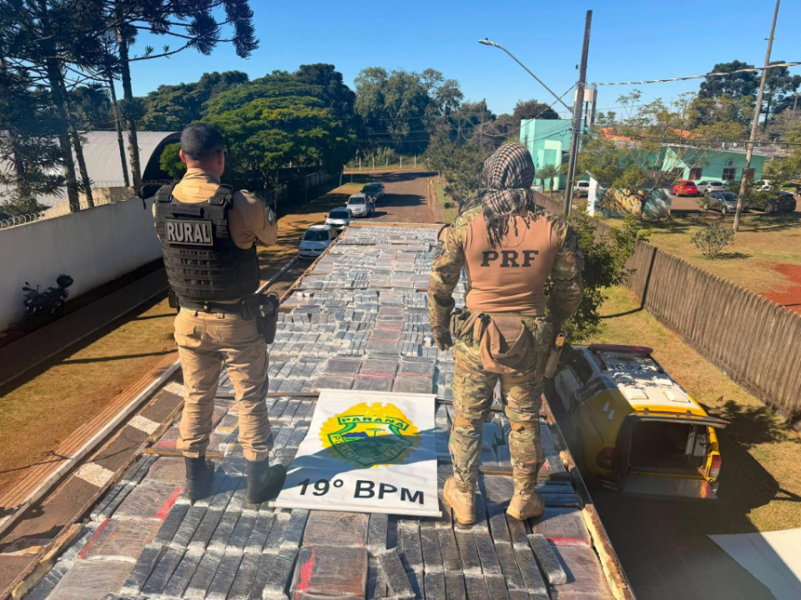 PRF apreende 2,6 toneladas de maconha.