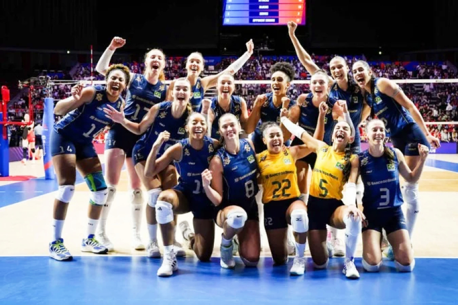 Brasil ganha da Polônia e garante vaga na final.