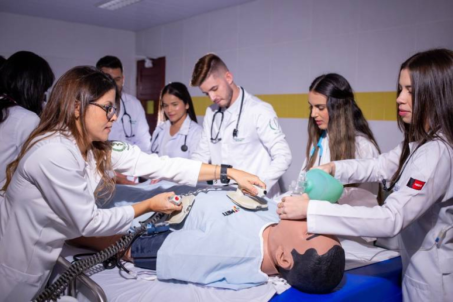 Projeto quer suspender novos cursos de Medicina