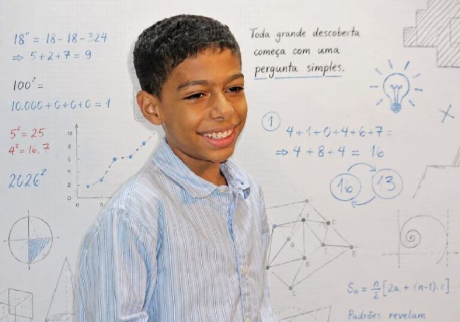 Menino faz incrível descoberta de matemática 