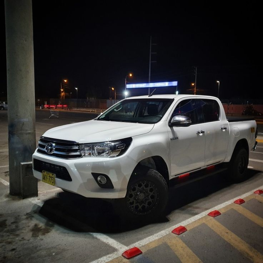 Duas Hilux furtadas em poucas horas em Umuarama