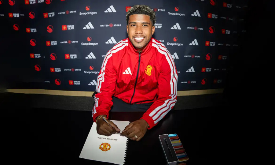 Manchester United contrata Andrey Santos.