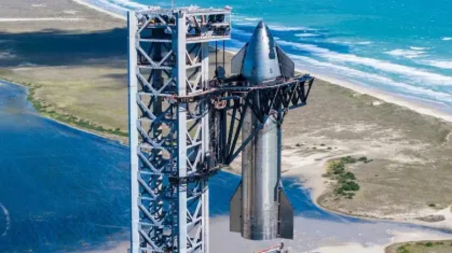 SpaceX prepara voo do maior foguete do mundo.