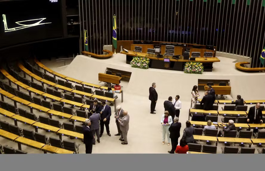 Aprovado projeto que impede prescrição de pena
