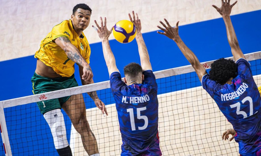 Brasil bate bicampeã olímpica França 
