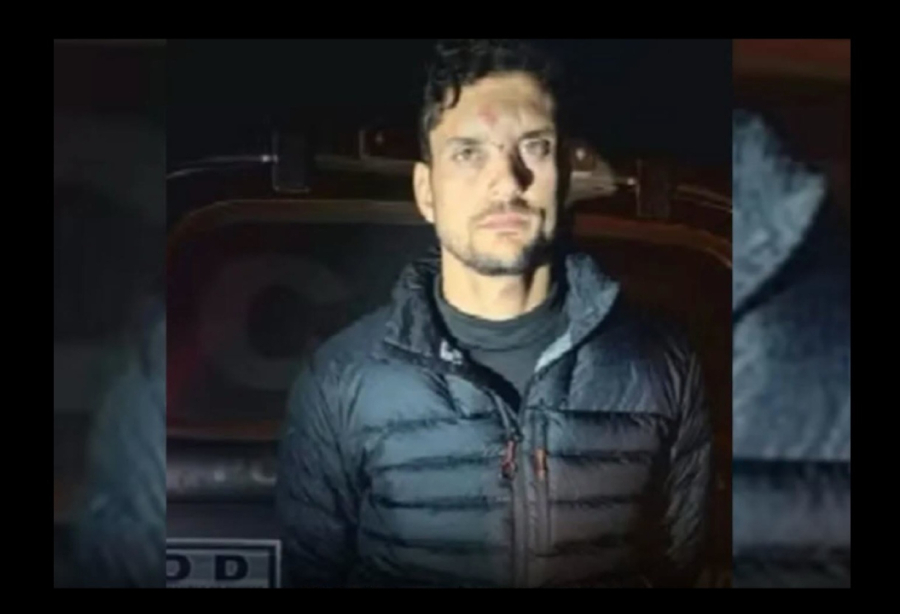 Piloto incendia avião após tirar a carga de cocaína.