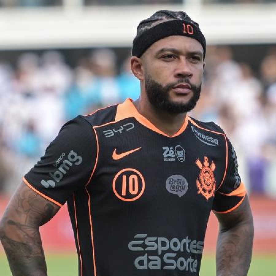 Memphis Depay sinaliza ao Corinthians que quer renovar.