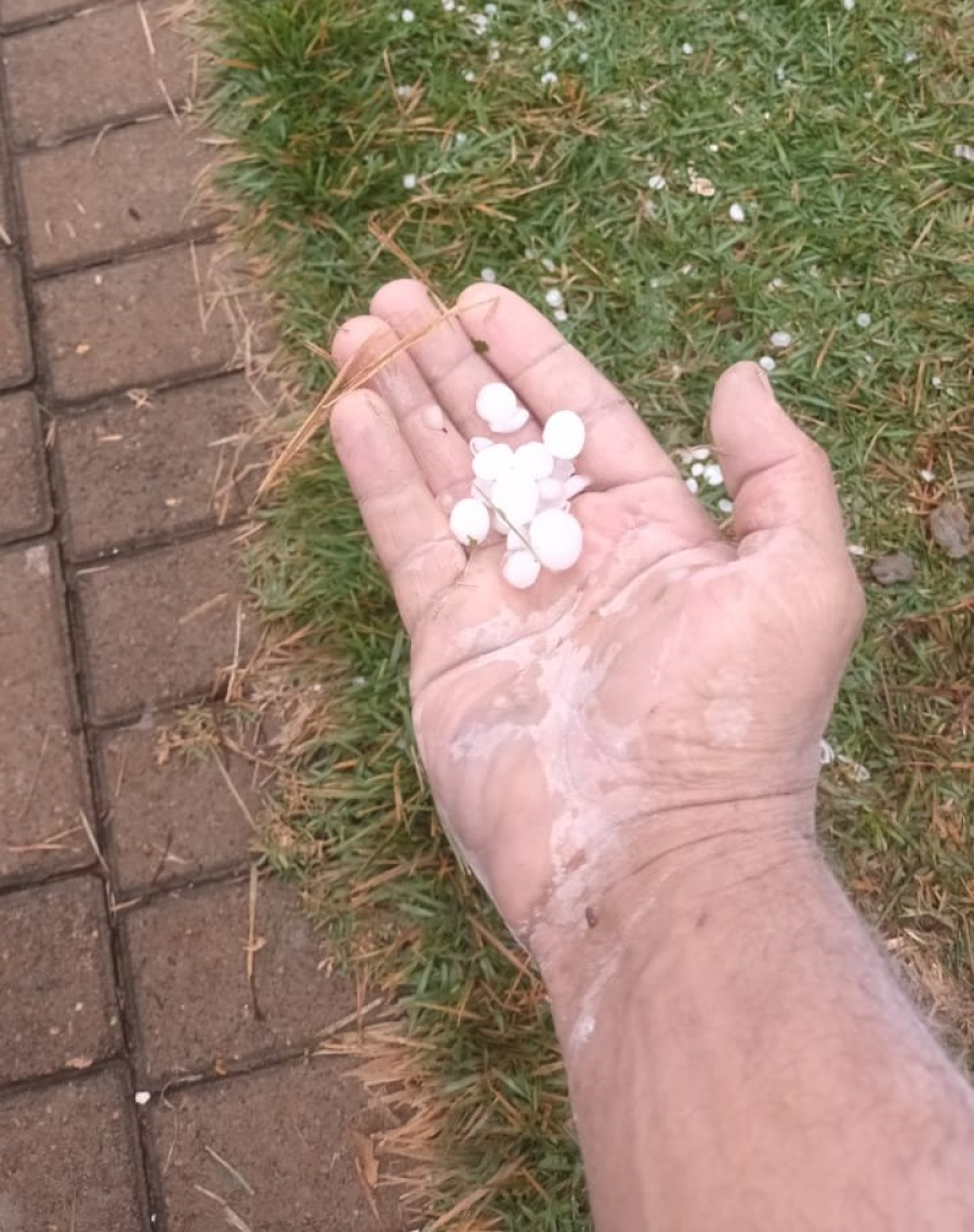 Chuva de granizo em Paranavaí