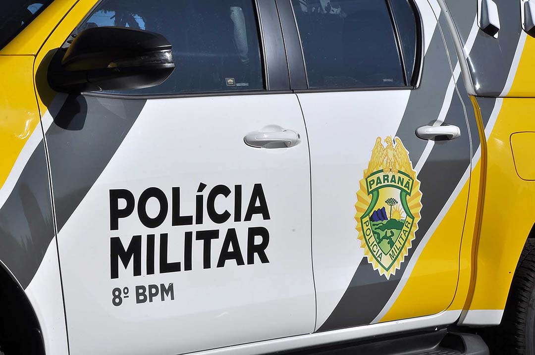 Motociclista é abordado após manobras.