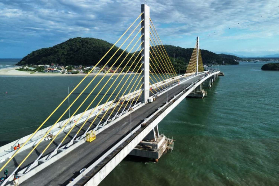 Fornecedores cobram R$ 30 milhões.