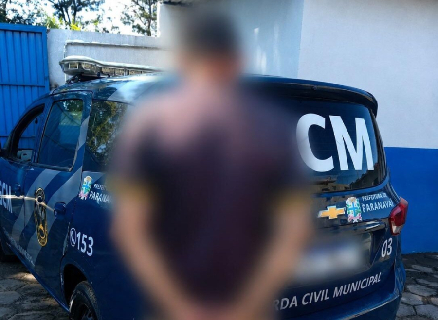 Preso por dívida de R$ 20 mil em pensão alimentícia.