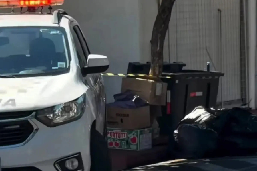 Corpo é encontrado esquartejado em lixeira.