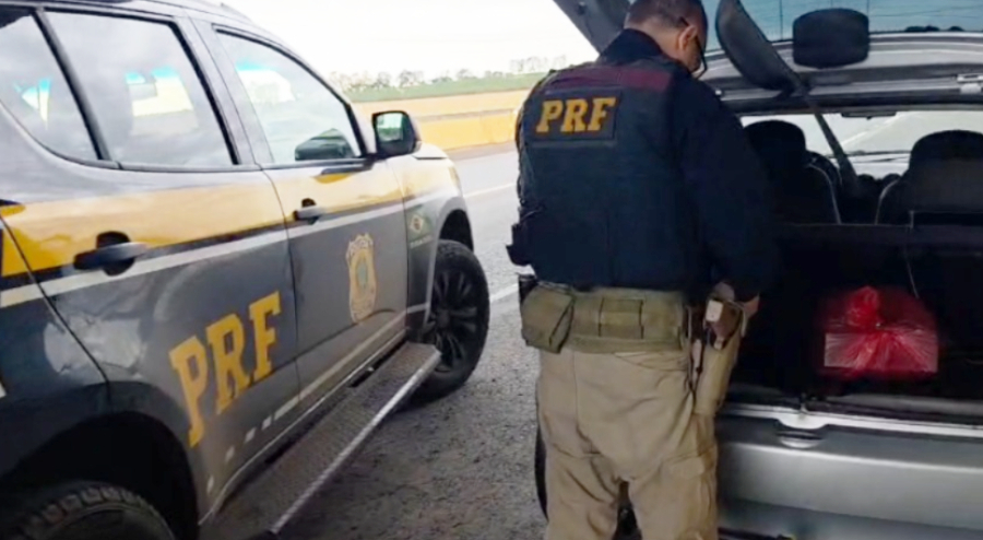 Dupla é presa com maconha em Mandaguari