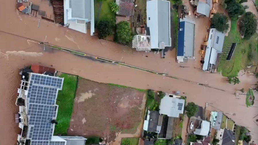 Temporais afetam dezenas de municípios e deixam desalojados
