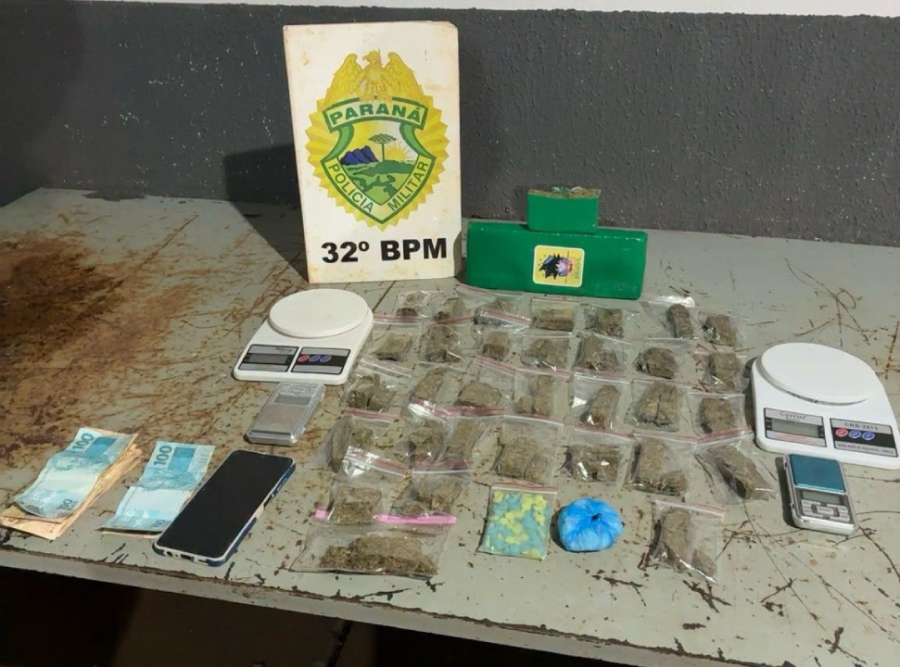 PM apreende maconha e cocaína em Sarandi.