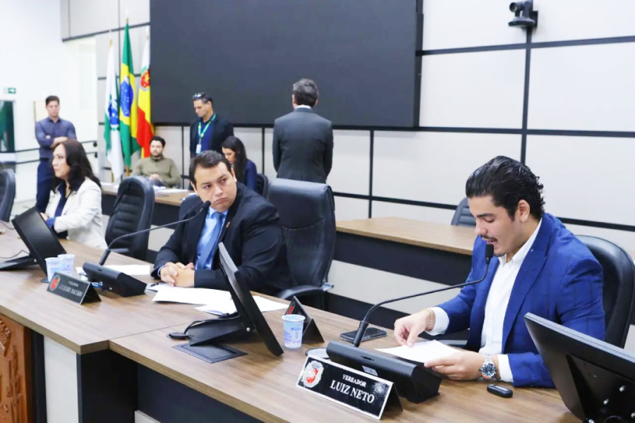 Vereadora Ana Lúcia não comparece.