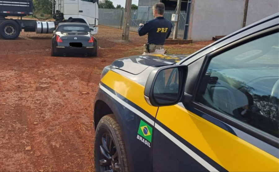 Suspeito joga carro contra agente da PRF e acaba detido 