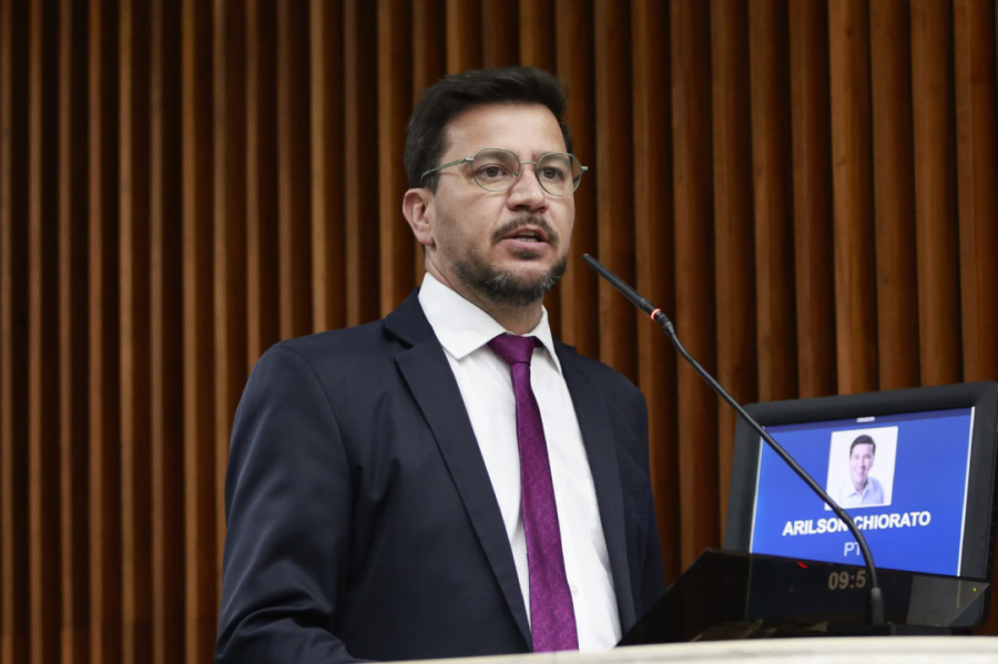 Deputado cobra cumprimento da hora-atividade.