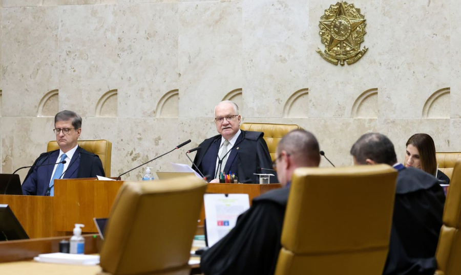  No retorno aos trabalhos, Fachin diz que críticas fortalecem o Supremo