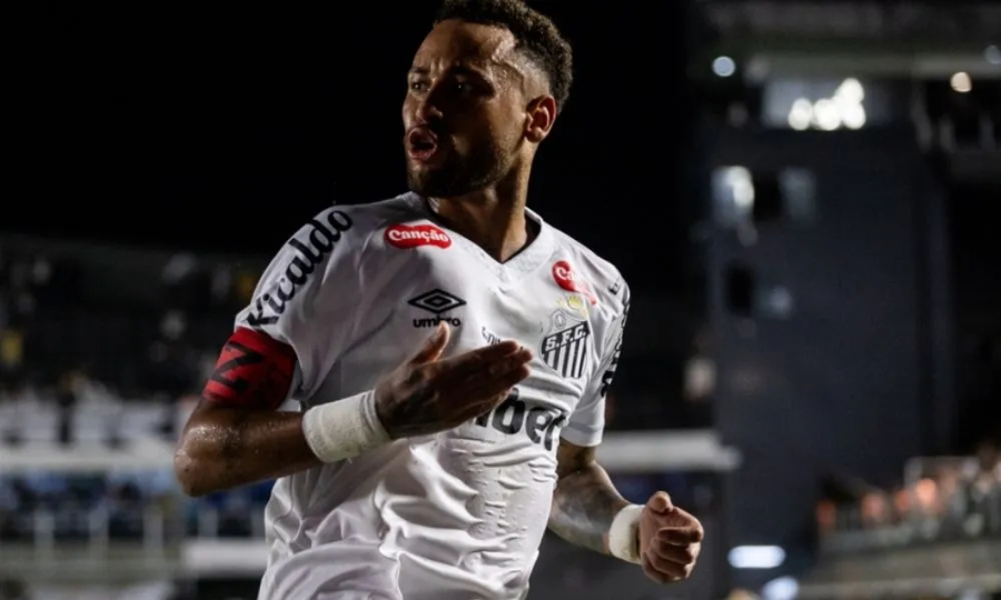 Com um a mais, Santos supera o Remo por 1 a 0
