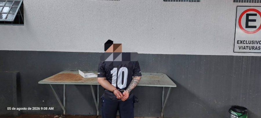 Rompe cerca elétrica e invade residência da ex.