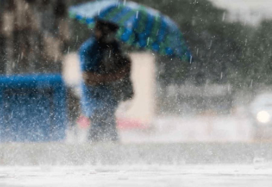 Ciclone extratropical e frente fria trazem ventos e temporais