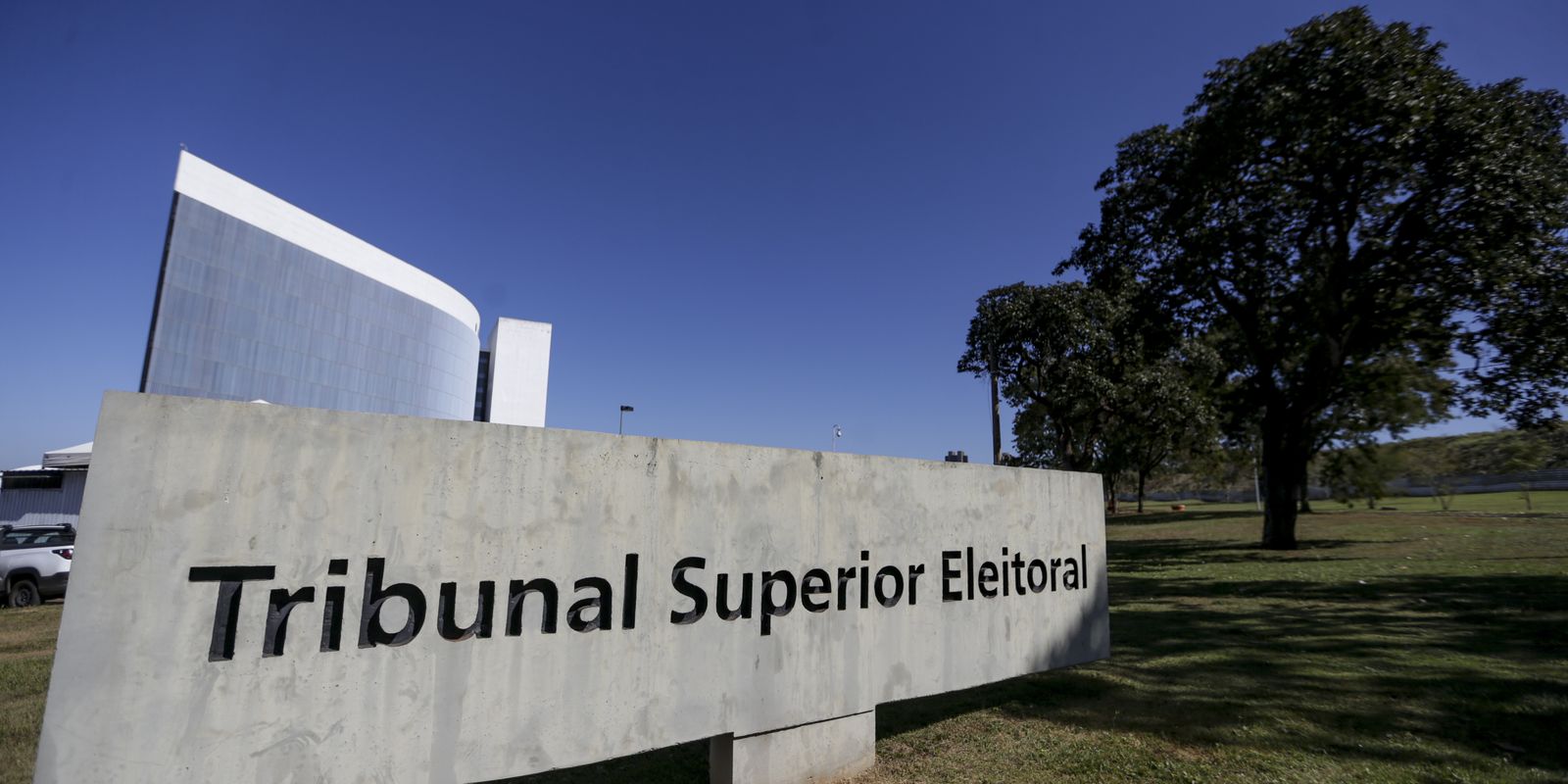 TSE cria conselho para monitorar IA nas eleições