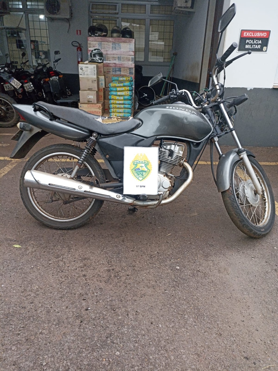 Jovem é preso após furtar motocicleta e escondê-la