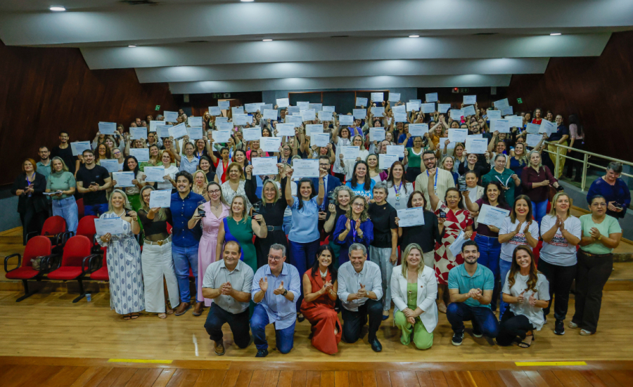 Maringá premia escolas com melhores notas.