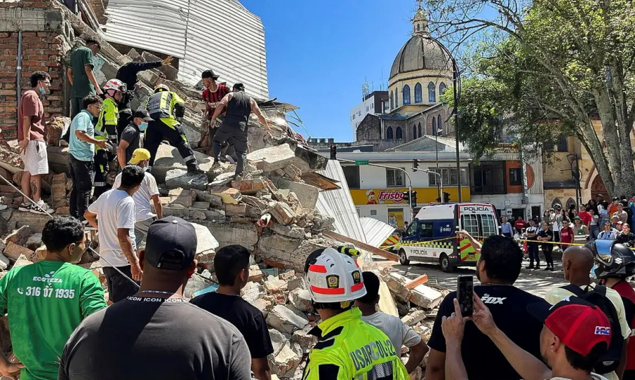 Mais de 100 pessoas morreram na Colômbia.