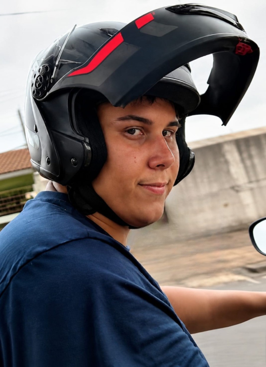 Motoboy  morre após colisão em Maringá