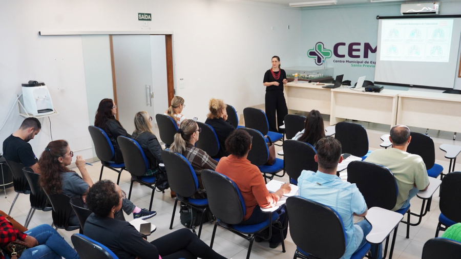 Sarandi capacita profissionais das UBSs.