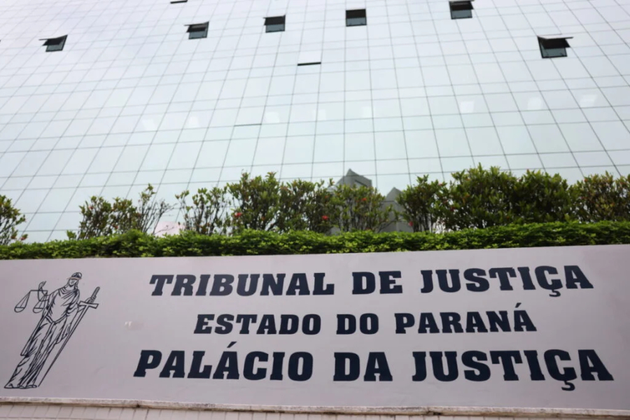 Juízes e desembargadores receberam mais de 100 mil em um mês